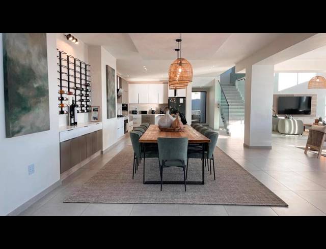 5 BEDROOM HOUSE FOR SALE IN MIDSTREAM HEIGHTS